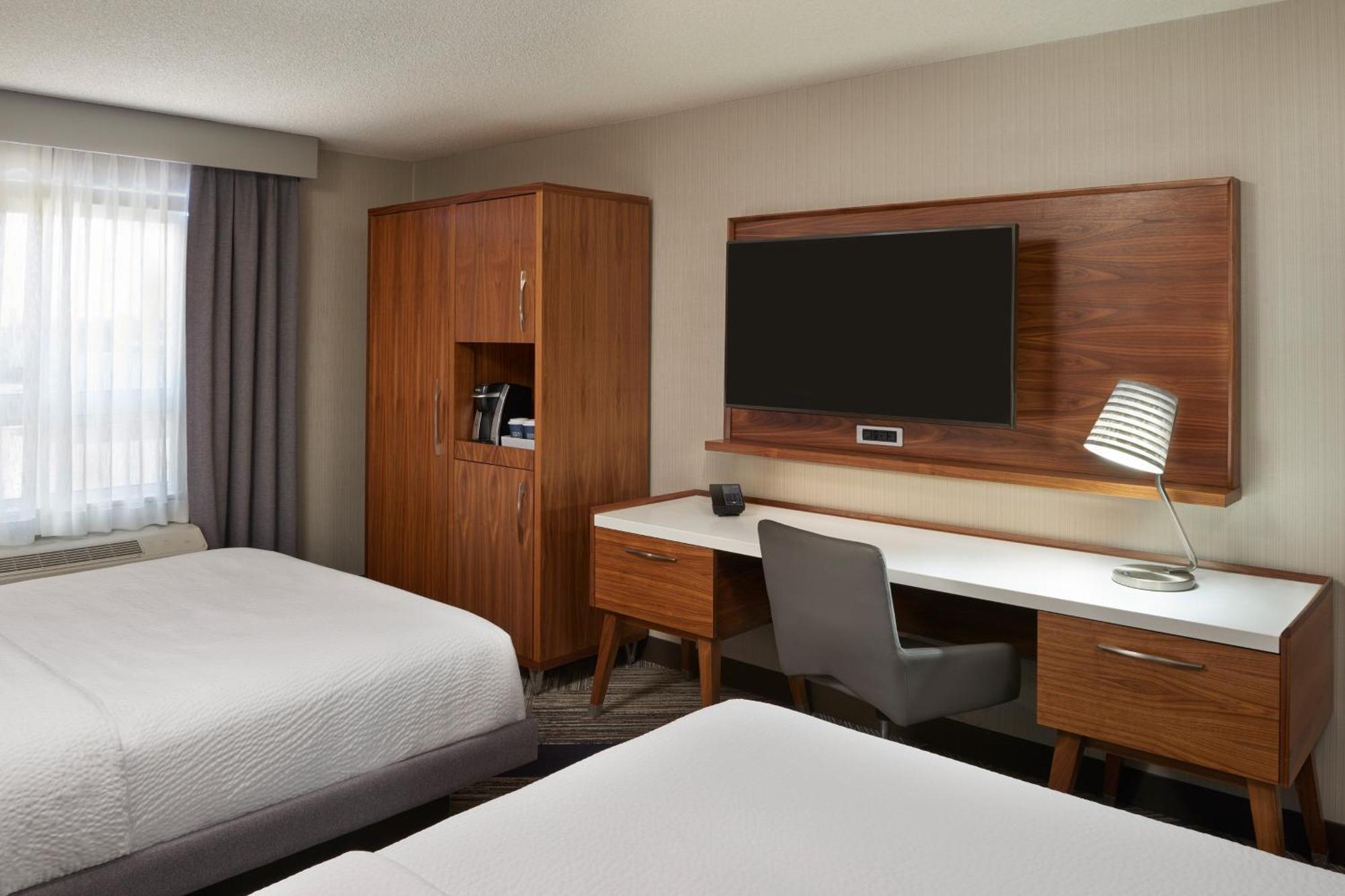 Four Points By Sheraton Hotel 4*