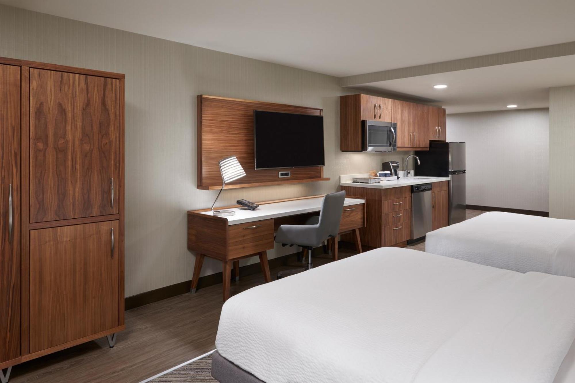 Four Points By Sheraton Hotel